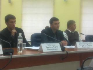 Павло Казарʼян на круглому столі з проблем наркозалежності