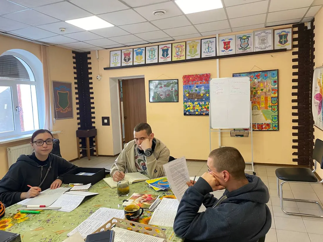 Учасники програми і експедитори за спільним столом