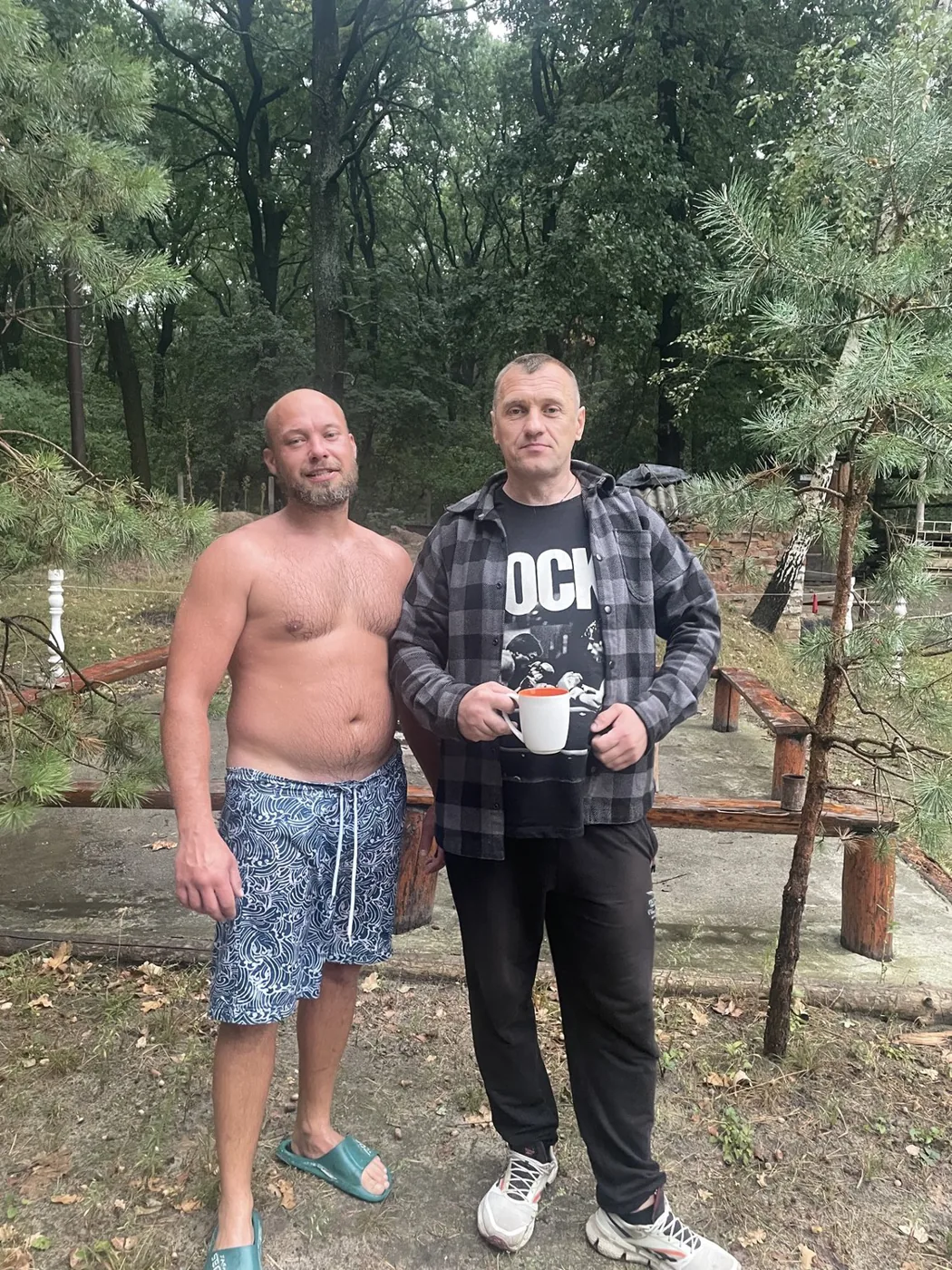 Учасники програми на подвірʼї центру «Джерело» в день дат Чистоти